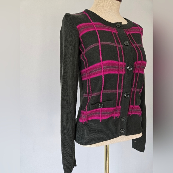 LUISA SPAGNOLI pink/ brownish black plaid 100% virgin wool sweater. Size small - Picture 3 of 10